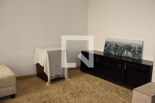 Casa para alugar com 1 quarto, 80m² em Quinta da Paineira, São Paulo