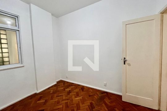 Quarto 1 de apartamento para alugar com 2 quartos, 73m² em Copacabana, Rio de Janeiro