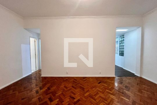 Sala  de apartamento para alugar com 2 quartos, 73m² em Copacabana, Rio de Janeiro