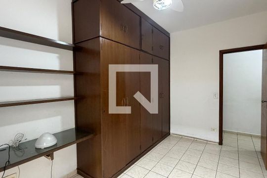 Quarto  de casa para alugar com 3 quartos, 190m² em Campo Grande, Santos
