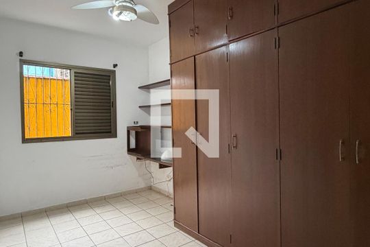 Quarto  de casa para alugar com 3 quartos, 190m² em Campo Grande, Santos
