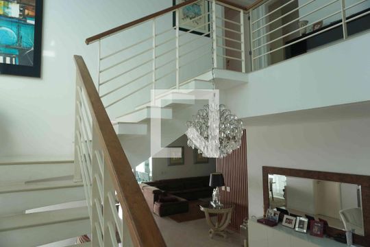 Piso Superior de casa de condomínio à venda com 3 quartos, 350m² em Alphaville, Santana de Parnaíba