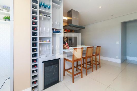 Sala de apartamento à venda com 2 quartos, 108m² em Campo Belo, São Paulo