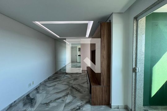 Apartamento à venda com 3 quartos, 67m² em Serrano, Belo Horizonte