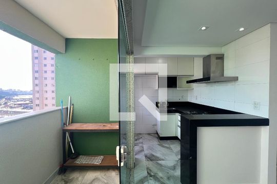 Apartamento à venda com 3 quartos, 67m² em Serrano, Belo Horizonte