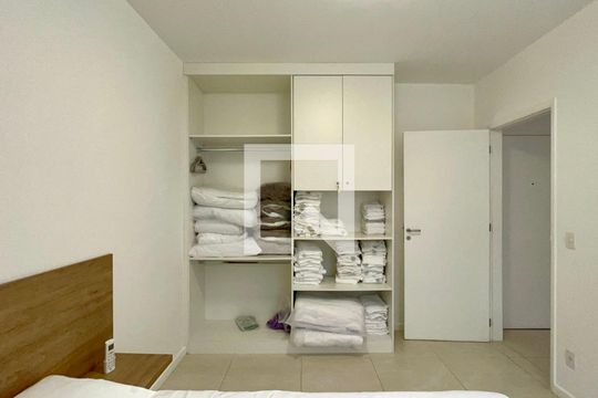 Quarto de apartamento para alugar com 1 quarto, 45m² em Sumaré, São Paulo