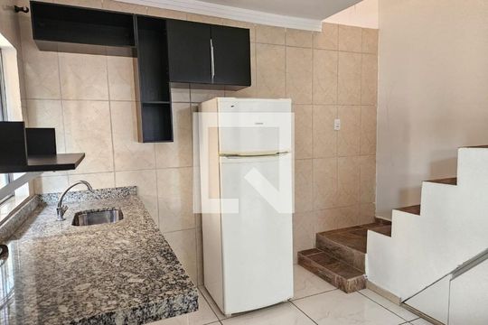 Casa para alugar com 2 quartos, 50m² em Loteamento Adventista Campineiro, Hortolândia