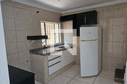 Casa para alugar com 2 quartos, 50m² em Loteamento Adventista Campineiro, Hortolândia