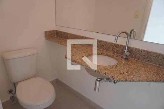 Lavabo de apartamento para alugar com 2 quartos, 144m² em Alphaville, Santana de Parnaíba