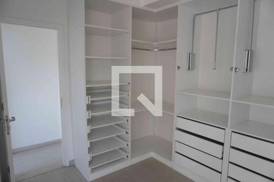 Suite 1 de apartamento para alugar com 2 quartos, 144m² em Alphaville, Santana de Parnaíba