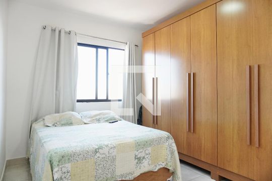 Suíte  de apartamento à venda com 2 quartos, 70m² em Jardim Industrial, Contagem