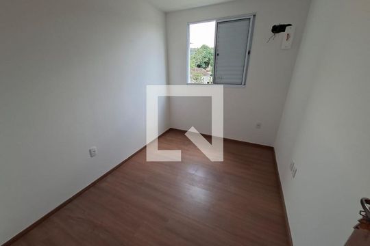 Quarto 1 de apartamento para alugar com 2 quartos, 58m² em Rio do Ouro, São Gonçalo