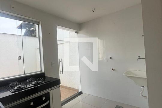 Cozinha de apartamento para alugar com 2 quartos, 60m² em Minas Caixa, Belo Horizonte