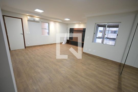Apartamento para alugar com 3 quartos, 112m² em Nova Suiça, Goiânia