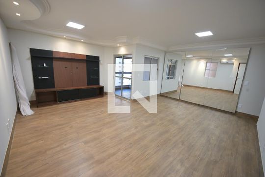 Apartamento para alugar com 3 quartos, 112m² em Nova Suiça, Goiânia