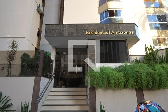 Apartamento para alugar com 3 quartos, 112m² em Nova Suiça, Goiânia