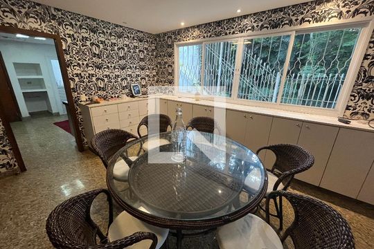 Copa de casa para alugar com 3 quartos, 1000m² em Real Parque, São Paulo