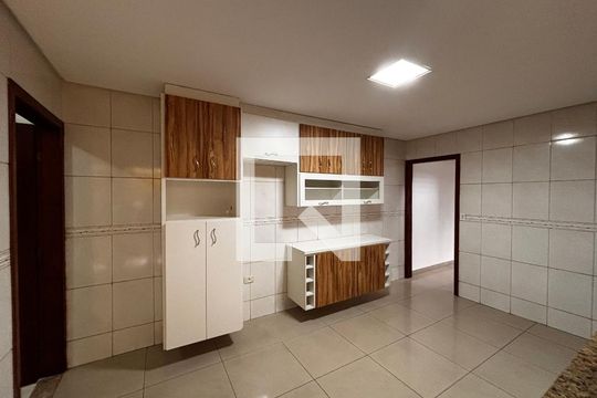 Cozinha de casa à venda com 3 quartos, 180m² em Jardim Graziela, Barueri