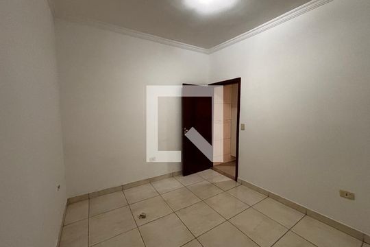 Quarto de casa à venda com 3 quartos, 180m² em Jardim Graziela, Barueri
