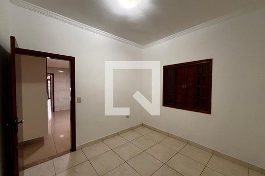 Quarto  de casa à venda com 3 quartos, 180m² em Jardim Graziela, Barueri