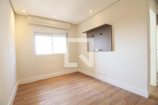 Suíte  de apartamento para alugar com 3 quartos, 84m² em Parque Reboucas, São Paulo