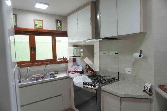 Casa de Condomínio à venda com 4 quartos, 333m² em Morada dos Pinheiros (aldeia da Serra), Barueri