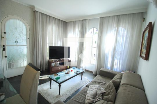 Casa à venda com 2 quartos, 220m² em Vila Bertioga, São Paulo