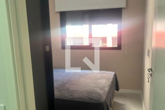 Quarto de apartamento para alugar com 2 quartos, 30m² em Pinheiros, São Paulo