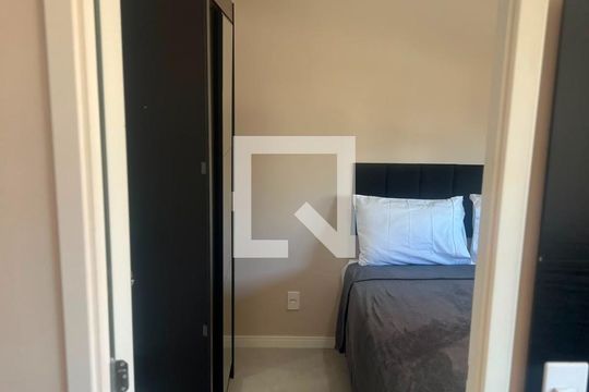 Quarto de apartamento para alugar com 2 quartos, 30m² em Pinheiros, São Paulo