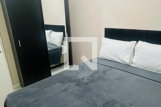 Quarto de apartamento para alugar com 2 quartos, 30m² em Pinheiros, São Paulo