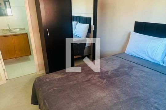 Quarto de apartamento para alugar com 2 quartos, 30m² em Pinheiros, São Paulo