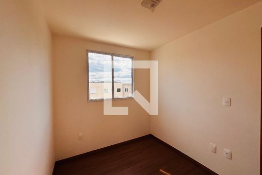 Quarto de apartamento à venda com 2 quartos, 49m² em Chácara Estela, Barueri