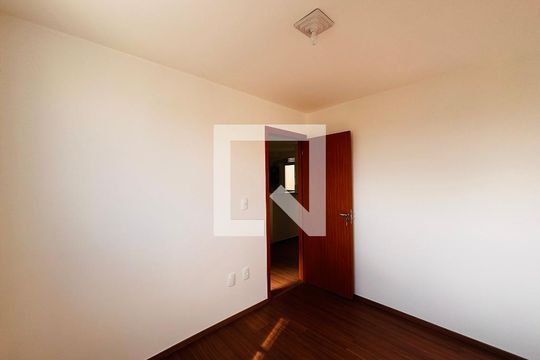 Quarto de apartamento à venda com 2 quartos, 49m² em Chácara Estela, Barueri