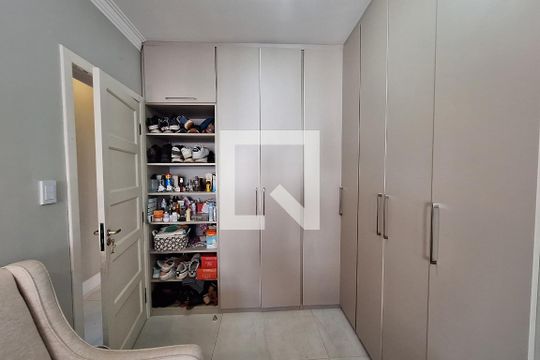 Suíte de casa à venda com 5 quartos, 224m² em Jardim Monte Libano, Santo André