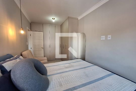 Suíte de casa à venda com 5 quartos, 224m² em Jardim Monte Libano, Santo André