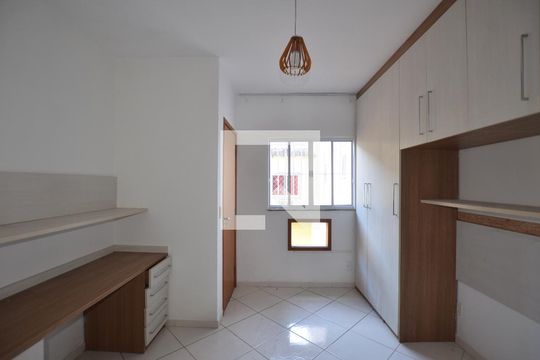 Casa à venda com 2 quartos, 74m² em Vila Valqueire, Rio de Janeiro
