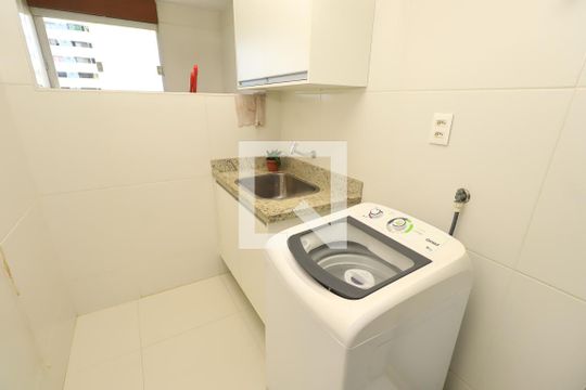 Cozinha de apartamento para alugar com 1 quarto, 49m² em Jardim Armação, Salvador