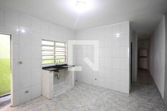 Casa para alugar com 1 quarto, 80m² em Jardim Silvia Maria, São Paulo