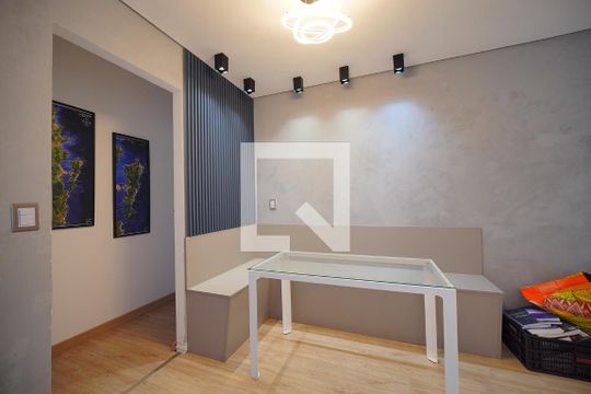 Sala 2 de apartamento para alugar com 2 quartos, 75m² em Itacorubi, Florianópolis