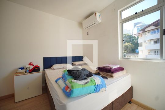 Suíte de apartamento para alugar com 2 quartos, 75m² em Itacorubi, Florianópolis