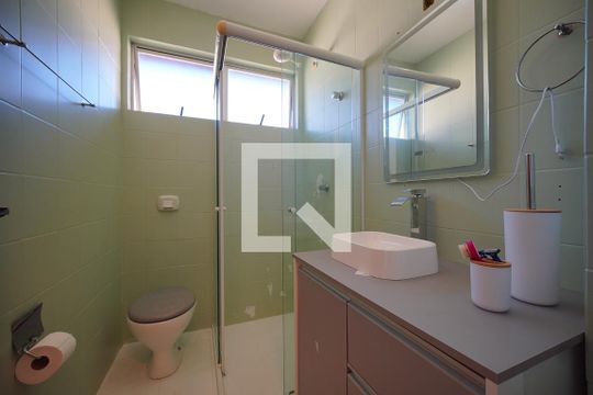 Banheiro da Suíte de apartamento para alugar com 2 quartos, 75m² em Itacorubi, Florianópolis
