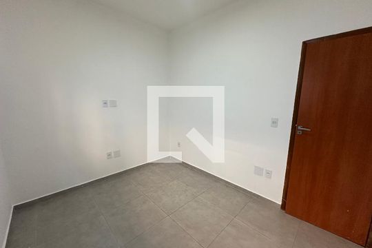 Quarto 1 de casa para alugar com 2 quartos, 50m² em Vila Valenca, São Vicente