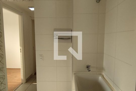 Área de Serviço de apartamento para alugar com 2 quartos, 32m² em Fongaro, São Paulo