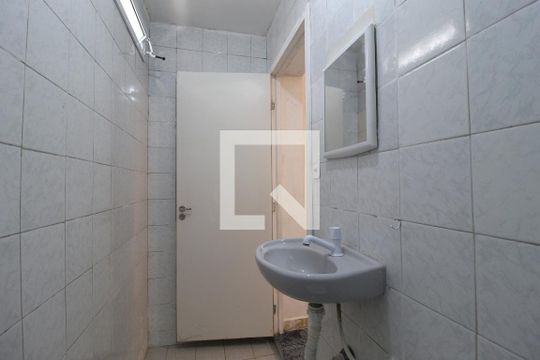 Banheiro de casa de condomínio para alugar com 1 quarto, 70m² em Vila Nova Conceição, São Paulo