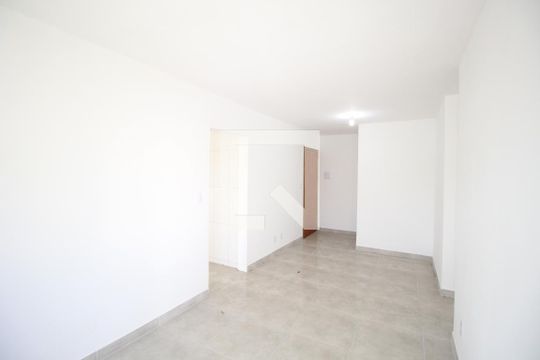 Sala de apartamento à venda com 3 quartos, 80m² em São Sebastião, Porto Alegre