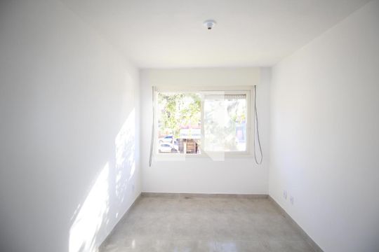 Sala de apartamento à venda com 3 quartos, 80m² em São Sebastião, Porto Alegre