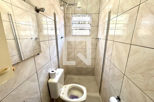 Banheiro 1 de casa à venda com 3 quartos, 199m² em Jardim Ipanema(zona Leste), São Paulo