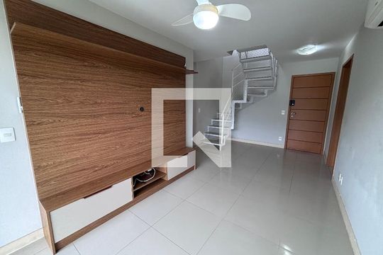 Sala de apartamento para alugar com 4 quartos, 144m² em Recreio dos Bandeirantes, Rio de Janeiro