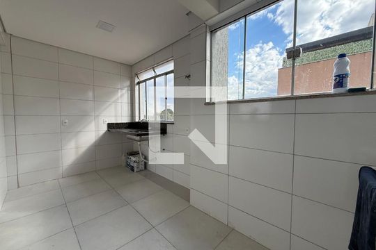 Cozinha/Área de serviço de apartamento para alugar com 3 quartos, 107m² em Jaqueline, Belo Horizonte