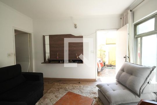 Sala de casa para alugar com 3 quartos, 240m² em Vila Alice, Santo André